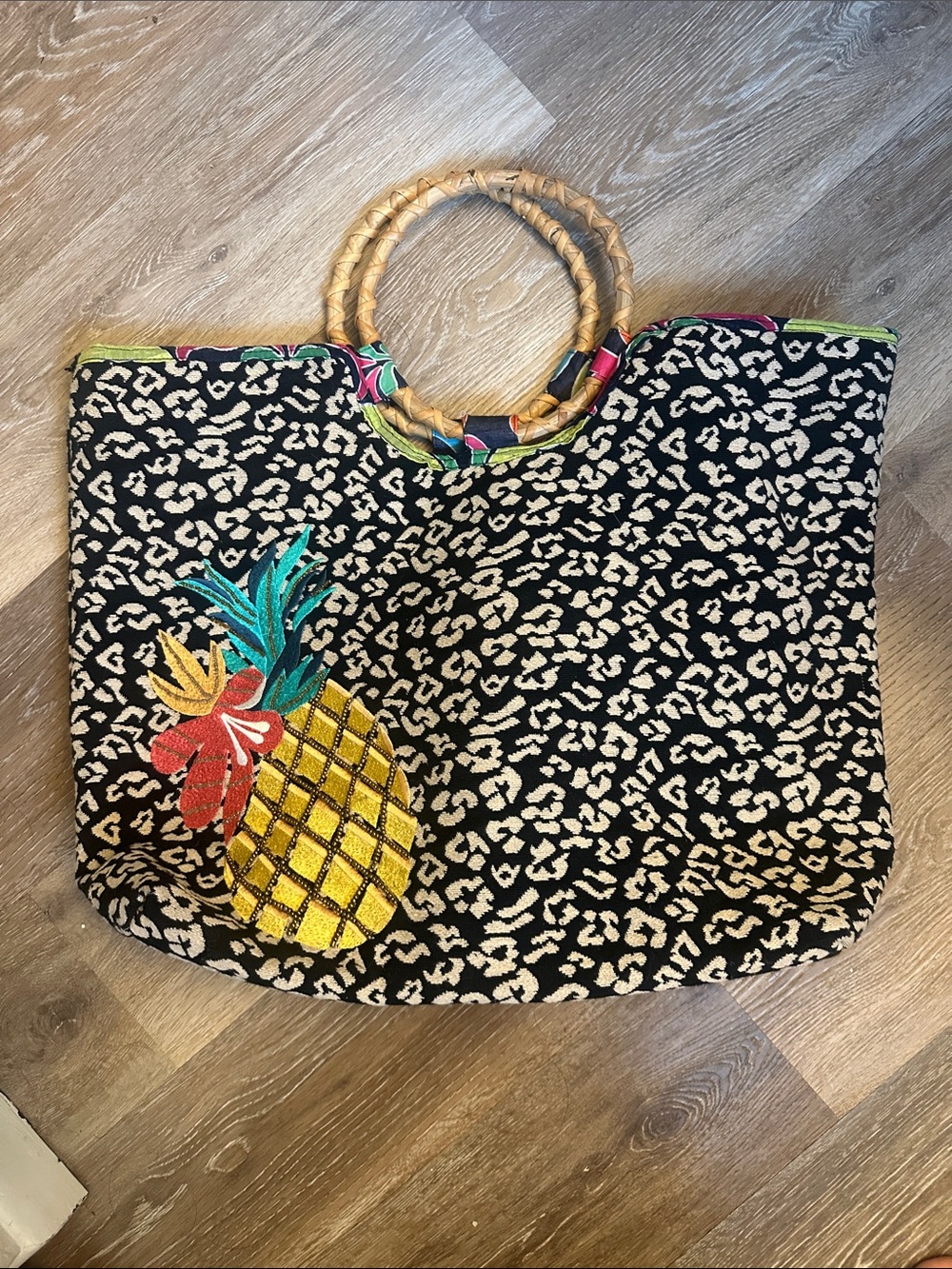 Tropical Pineapple Beach Tote - Black Pattern